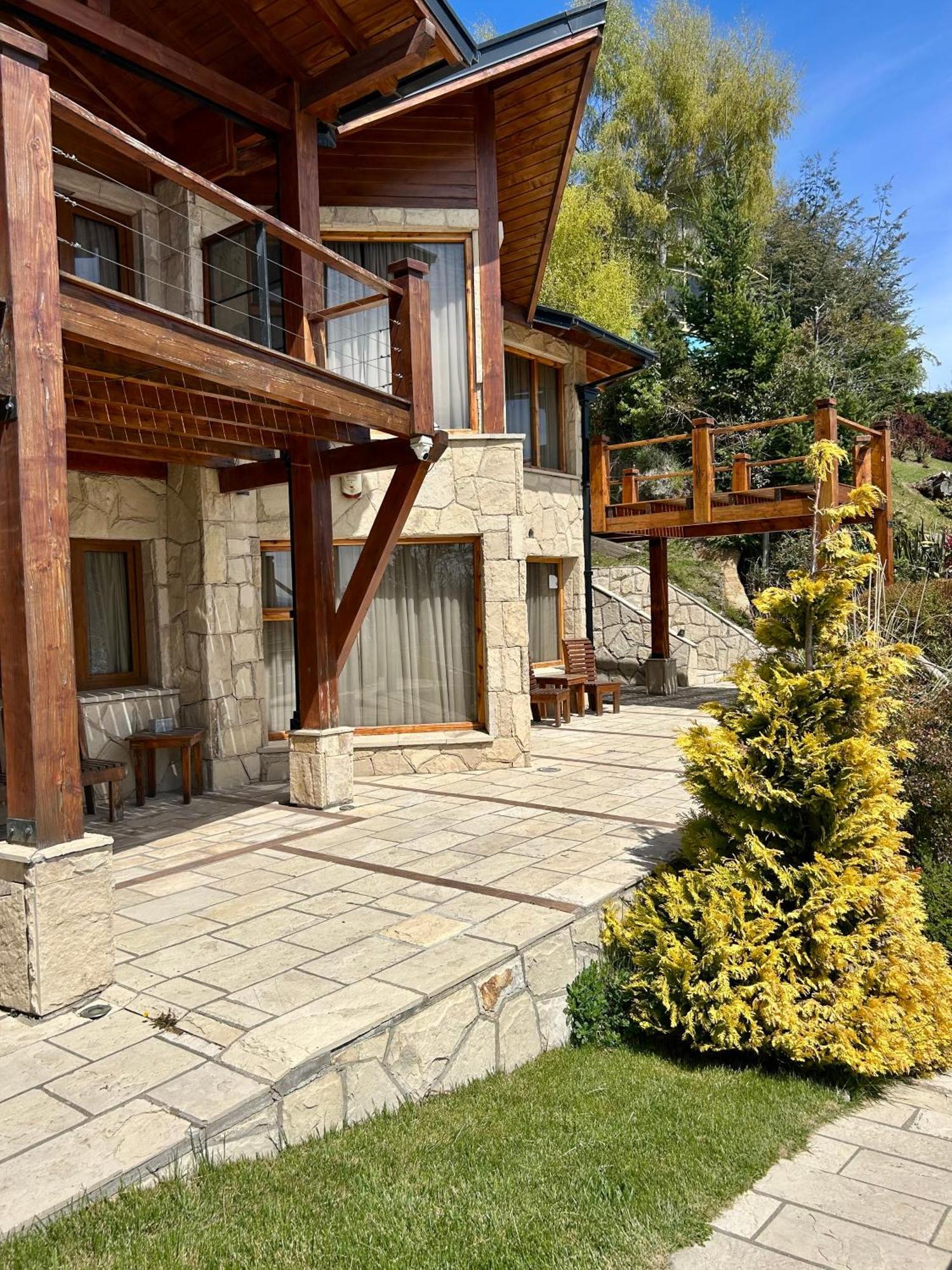 Bahia Paraiso Apart & Suites San Carlos de Bariloche Exterior photo