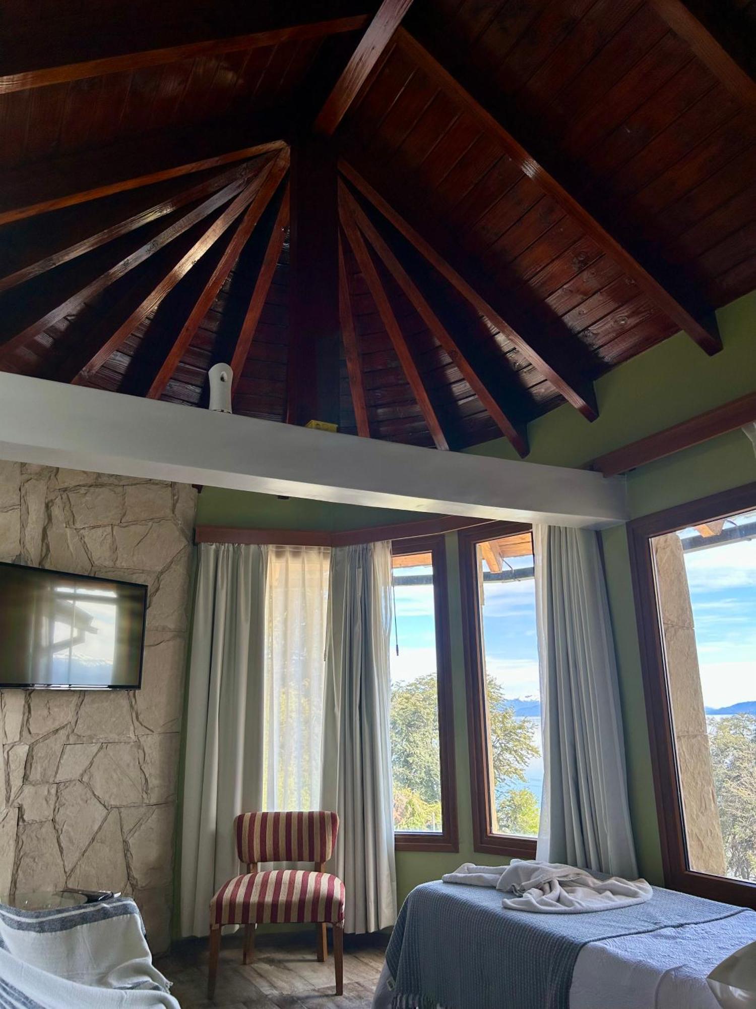 Bahia Paraiso Apart & Suites San Carlos de Bariloche Exterior photo